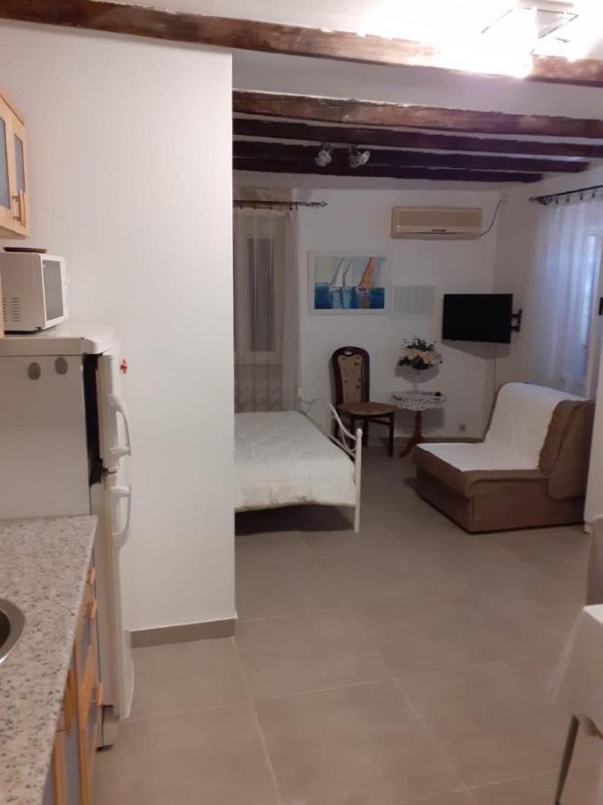 Apartman Muco Varos *