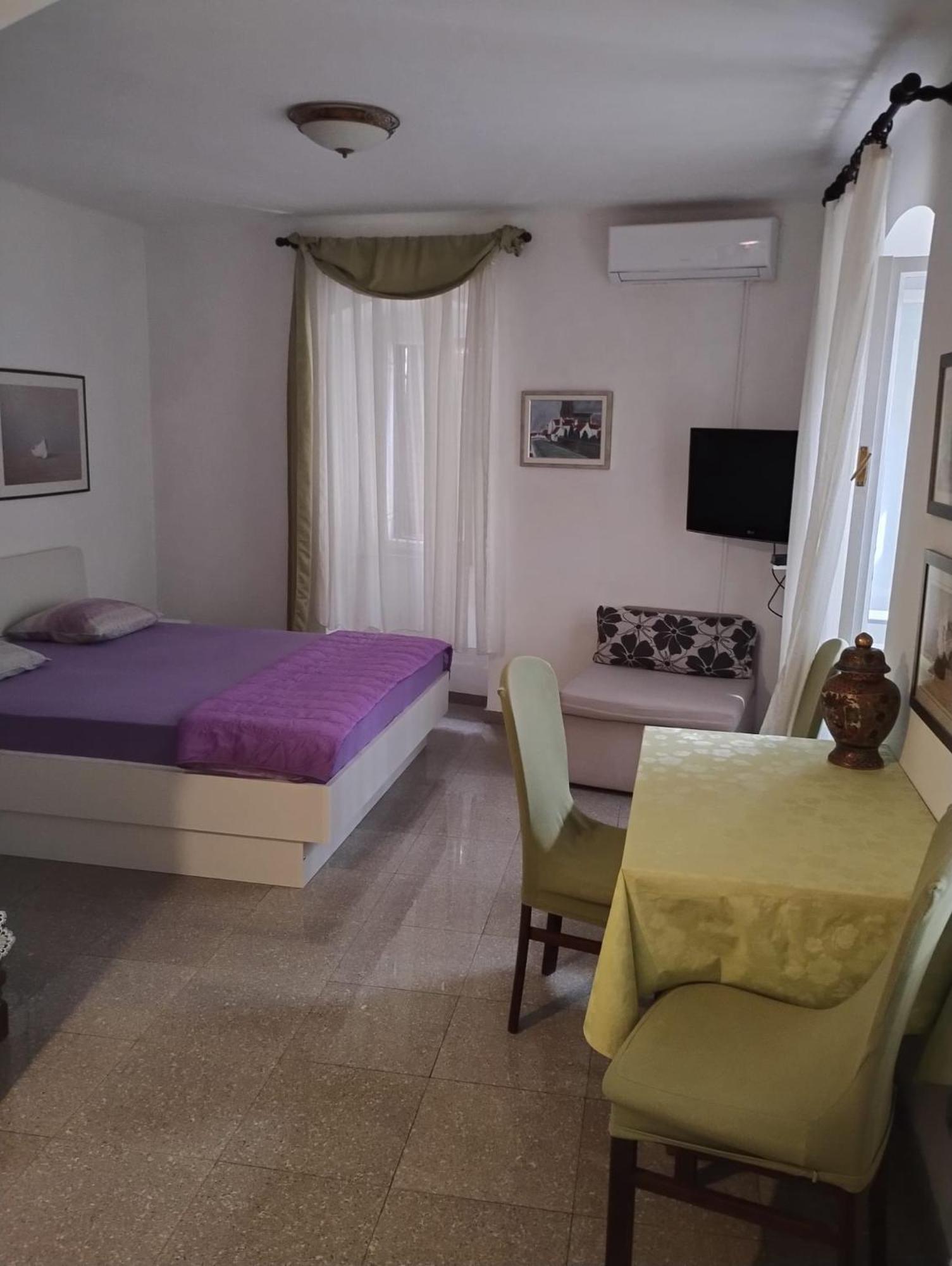 Muco Varos Apartman Split